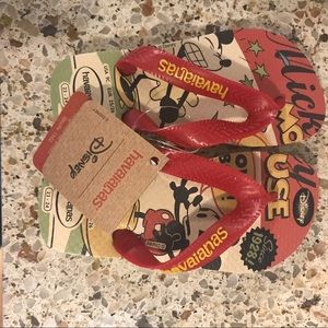 Disney Havaianas NWT toddler size 9